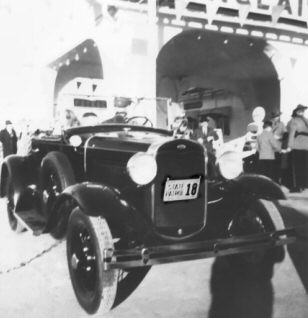 Missouri Highway Patrol Car in Front of The Travelier Filling Station & Caf, circa ~ 1931 - Photo Courtesy of Billy Franke
